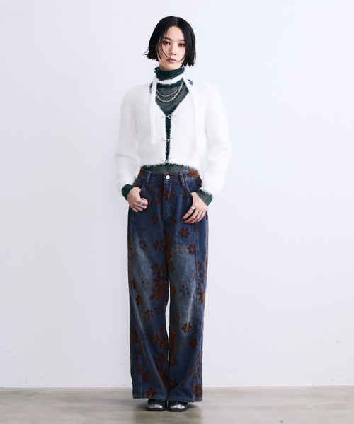 MONOe(モノエ)の「ヴィンテージフラワーフロッキーストレートデニム(デニムパンツ・レディース・ブルー・SMALL)」の19枚目の写真