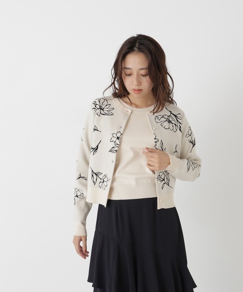 NATURAL BEAUTY BASIC(ナチュラルビューティーベーシック)の「フラワーモチーフアンサンブル(アンサンブル・レディース・ホワイト系その他/ブルー系その他2/ブラック系その他2・FREE)」の7枚目の写真