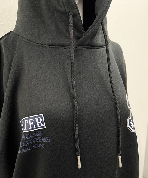 ROGER AND RAW(ロジャーアンドロウ)の「カレッジワッペン風プリント裏起毛フーディー(パーカー・レディース・グレー/ベージュ/ブラック・FREE)」の22枚目の写真