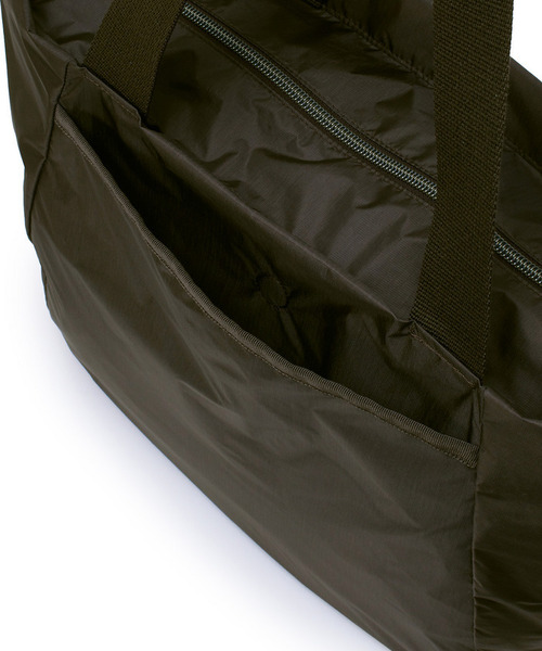 LeSportsac(レスポートサック)の「ESSENTIAL E/W ZIPTOP TOTE ダークチョコレートC(トートバッグ・レディース・ブラウン・FREE)」の7枚目の写真