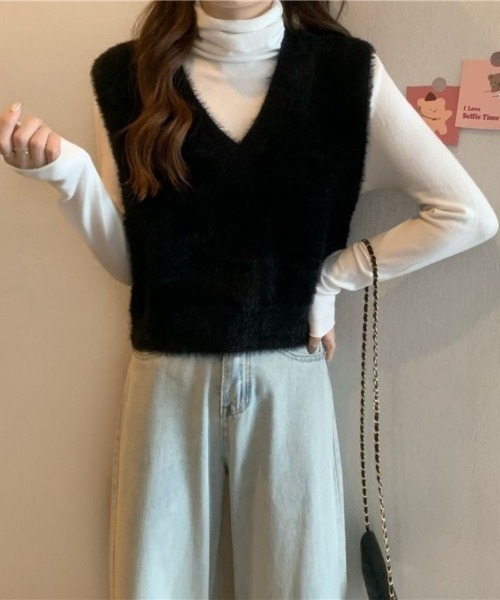 Beststore(ベストストア)の「シャギーニットベスト Vネック 重ね着 秋 冬 レディース(ベスト・レディース・ブラウン/ピンク/アイボリー/ミント/ホワイト/ブラック/レッド・FREE)」の4枚目の写真