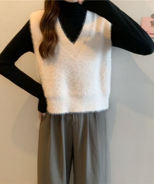 Beststore(ベストストア)の「シャギーニットベスト Vネック 重ね着 秋 冬 レディース(ベスト・レディース・ブラウン/ピンク/アイボリー/ミント/ホワイト/ブラック/レッド・FREE)」の22枚目の写真