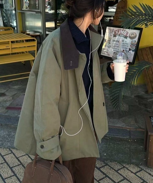 FAVORITO(ファヴォリート)の「襟付きリラックストレンチコート(その他アウター・レディース・グリーン・F)」の1枚目の写真
