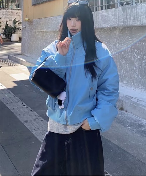 AsheKsha(アシクシャ)の「【ボリューム】ショート丈 中綿ボマーブルゾン ジップアップ ルーズシルエット レディース(ブルゾン・レディース・ブルー・M)」の10枚目の写真