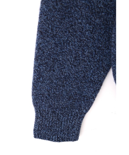 YLEVE(イレーヴ)の「YLEVE / WOOL CASHMERE KN P/O(ニット/セーター・メンズ・オレンジ/ブルー・5/4)」の10枚目の写真