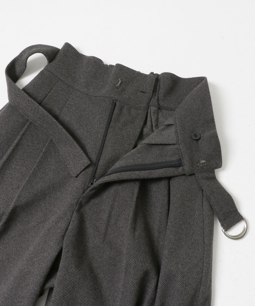 ITEMS URBANRESEARCH(アイテムズ アーバンリサーチ)の「アシメベルトデザインパンツ(その他パンツ・レディース・ブラック/ブラウン・SMALL/MEDIUM)」の17枚目の写真