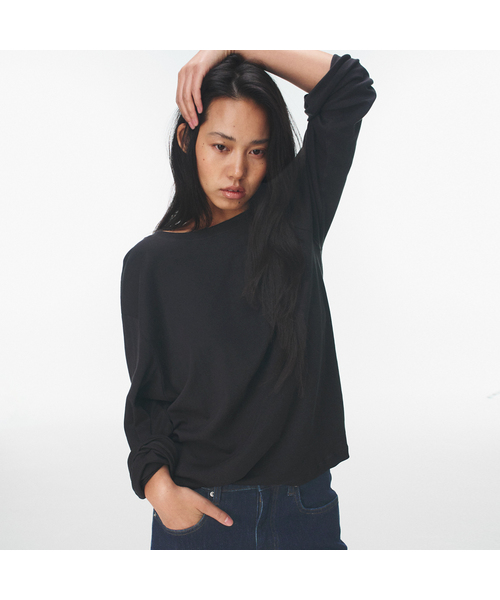 BLUEBRICK（ブルーブリック）の「Ease ロングTシャツ（4色展開）（Tシャツ/カットソー・レディース・ライトグレー/チャコールグレー/ブルー/アイボリー・FREE）」の2枚目の写真