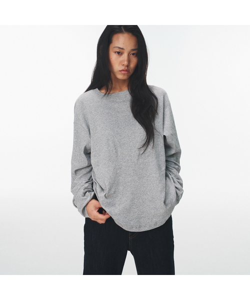 BLUEBRICK（ブルーブリック）の「Ease ロングTシャツ（4色展開）（Tシャツ/カットソー・レディース・ライトグレー/チャコールグレー/ブルー/アイボリー・FREE）」の3枚目の写真