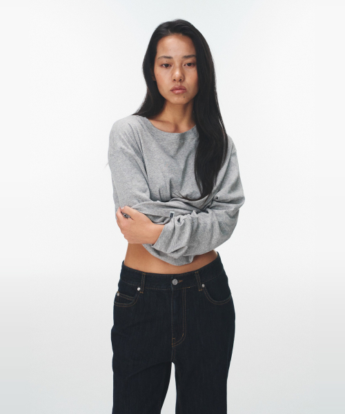 BLUEBRICK（ブルーブリック）の「Ease ロングTシャツ（4色展開）（Tシャツ/カットソー・レディース・ライトグレー/チャコールグレー/ブルー/アイボリー・FREE）」の10枚目の写真