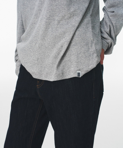BLUEBRICK（ブルーブリック）の「Ease ロングTシャツ（4色展開）（Tシャツ/カットソー・レディース・ライトグレー/チャコールグレー/ブルー/アイボリー・FREE）」の12枚目の写真
