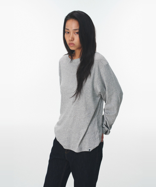 BLUEBRICK（ブルーブリック）の「Ease ロングTシャツ（4色展開）（Tシャツ/カットソー・レディース・ライトグレー/チャコールグレー/ブルー/アイボリー・FREE）」の13枚目の写真