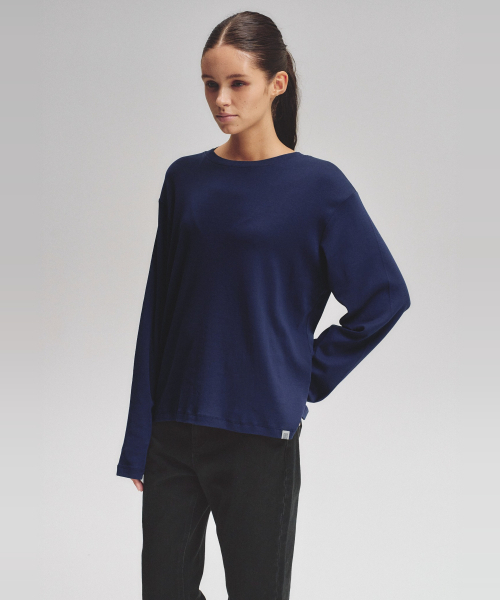 BLUEBRICK（ブルーブリック）の「Ease ロングTシャツ（4色展開）（Tシャツ/カットソー・レディース・ライトグレー/チャコールグレー/ブルー/アイボリー・FREE）」の16枚目の写真