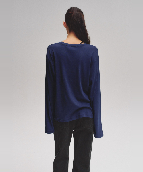 BLUEBRICK（ブルーブリック）の「Ease ロングTシャツ（4色展開）（Tシャツ/カットソー・レディース・ライトグレー/チャコールグレー/ブルー/アイボリー・FREE）」の17枚目の写真