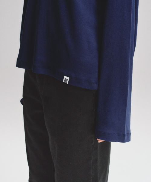 BLUEBRICK（ブルーブリック）の「Ease ロングTシャツ（4色展開）（Tシャツ/カットソー・レディース・ライトグレー/チャコールグレー/ブルー/アイボリー・FREE）」の18枚目の写真