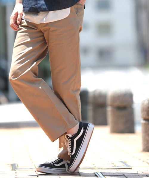 Denime（ドゥニーム）の「ツイルチノパンツ（チノパンツ・メンズ・ベージュ/ネイビー・MEDIUM/LARGE/X-LARGE）」の2枚目の写真