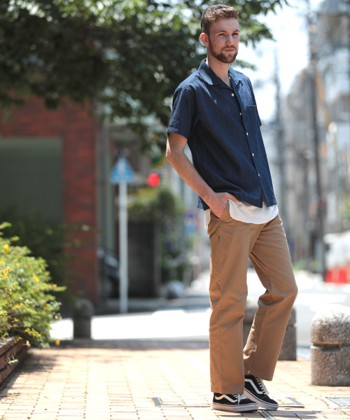 Denime（ドゥニーム）の「ツイルチノパンツ（チノパンツ・メンズ・ベージュ/ネイビー・MEDIUM/LARGE/X-LARGE）」の18枚目の写真