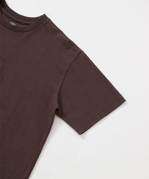 WORK NOT WORK URBAN RESEARCH（ワークノットワークアーバンリサーチ）の「WORK NOT WORK　MONKEY-3 刺繍Tシャツ（Tシャツ/カットソー・メンズ・ブラウン・LARGE/SMALL/MEDIUM）」の10枚目の写真