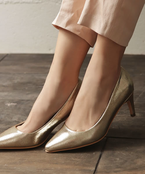 SESTO（セスト）の「ストレートシルエットの7cmヒールポインテッドトゥパンプス（パンプス・レディース・ブラック/ブルー/ゴールド/イエロー/ホワイト/グレー/チェック/ピンク/ドット/ラベンダー/ブラック系その他/ミント/ベージュ/シルバー/イエロー系その他/キャメル/モカ/グレー系その他/グリーン/レッド/ネイビー/パープル/ダークブラウン/その他1/その他2/パイソン・23.0cm/25.5cm/24.0cm/22.5cm/23.5cm/22.0cm/24.5cm）」の21枚目の写真