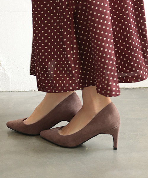 SESTO（セスト）の「ストレートシルエットの7cmヒールポインテッドトゥパンプス（パンプス・レディース・ブラック/ブルー/ゴールド/イエロー/ホワイト/グレー/チェック/ピンク/ドット/ラベンダー/ブラック系その他/ミント/ベージュ/シルバー/イエロー系その他/キャメル/モカ/グレー系その他/グリーン/レッド/ネイビー/パープル/ダークブラウン/その他1/その他2/パイソン・23.0cm/25.5cm/24.0cm/22.5cm/23.5cm/22.0cm/24.5cm）」の8枚目の写真