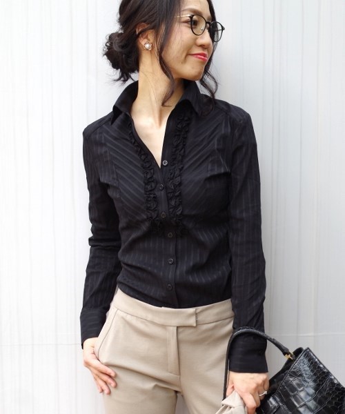 NARACAMICIE（ナラカミーチェ）の「ストライプフロントフリルシャツ（シャツ/ブラウス・レディース・ホワイト/ブラック/ブラック×ホワイト・MEDIUM/LARGE/SMALL/XXX-LARGE）」の17枚目の写真