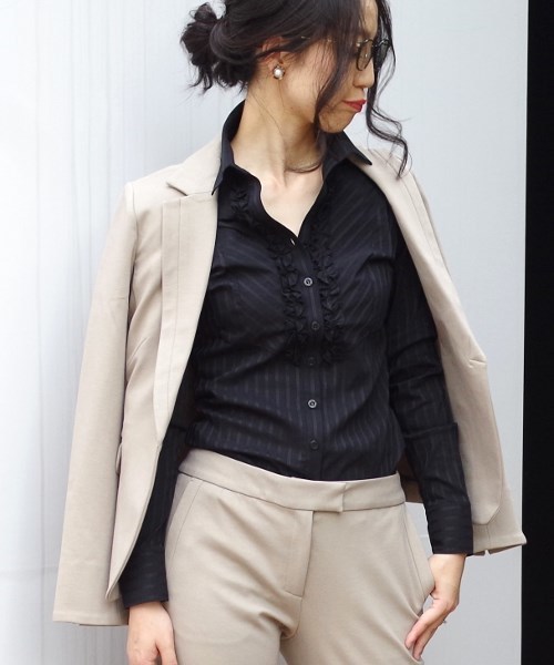 NARACAMICIE（ナラカミーチェ）の「ストライプフロントフリルシャツ（シャツ/ブラウス・レディース・ホワイト/ブラック/ブラック×ホワイト・MEDIUM/LARGE/SMALL/XXX-LARGE）」の16枚目の写真