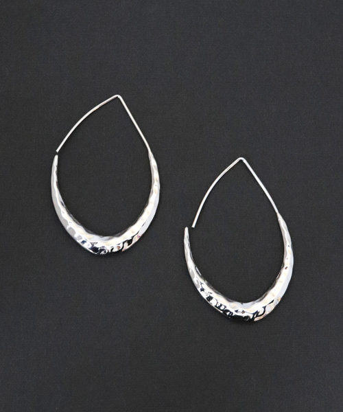 florist（フローリスト）の「大きめ槌目フックピアス（ピアス（両耳用）・レディース・ゴールド/シルバー・FREE）」の2枚目の写真