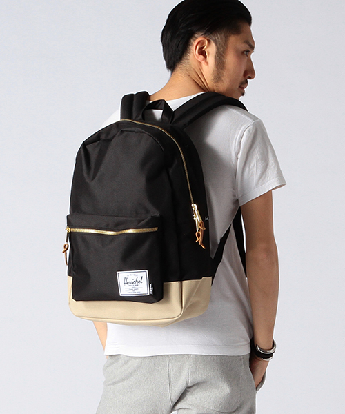 BEAMS（ビームス）の「Herschel×BEAMS / 別注 SETTLEMENT（バックパック/リュック・メンズ・ブラック/ネイビー/カモフラージュ/ブルー系その他/エメラルド/ブルー・ONE SIZE）」の2枚目の写真