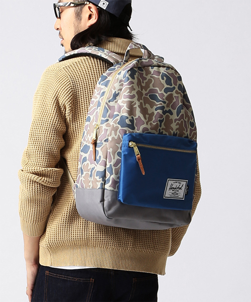 BEAMS（ビームス）の「Herschel×BEAMS / 別注 SETTLEMENT（バックパック/リュック・メンズ・ブラック/ネイビー/カモフラージュ/ブルー系その他/エメラルド/ブルー・ONE SIZE）」の6枚目の写真