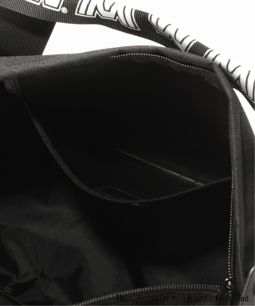 JOURNAL STANDARD（ジャーナルスタンダード）の「WWE×JOURNAL STANDARD : WWE DRAM BAG #（ボストンバッグ・メンズ・ブラック・FREE）」の3枚目の写真