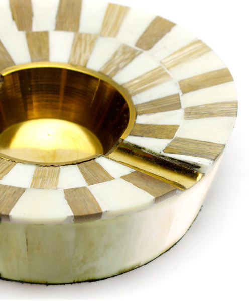 MONIQUE CHARTLAND by GOODY GRAMS（モニークチャートランドバイグッディグラムス）の「ROUND ASHTRAY-SAGAR　ラウンド アシュトレー サガル（アッシュトレイ/ライター・レディース・ホワイト・SMALL）」の4枚目の写真