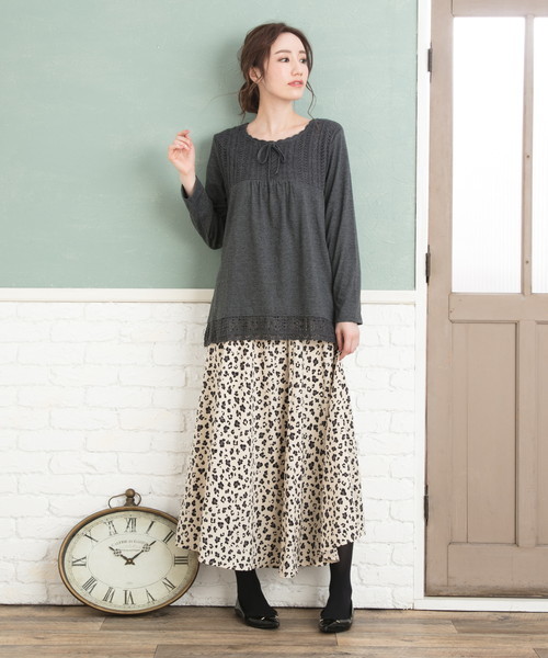 EVLOVE(イヴロヴ)の「【 大きいサイズ レディース 】 EVLOVE ( イヴロヴ ) プルオーバー カット ニット 異素材 リボン(Tシャツ/カットソー・レディース・チャコールグレー/ネイビー/マスタード・13号/15号)」の7枚目の写真