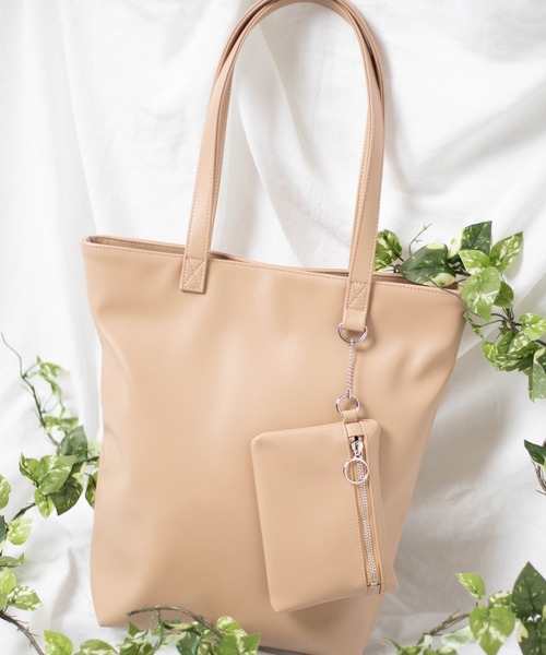 WEGO（ウィゴー）の「WEGO/リングジップポーチ付きフェイクレザートートバッグ（トートバッグ・レディース・ホワイト/ブラック/ベージュ/シルバー/その他1/その他2/キャメル/ライトパープル/グリーン系その他/ベージュ系その他/ライトピンク/ワイン/マスタード/その他3/グレー系その他/ターコイズブルー/ライム/ブルー/レッド/ブラウン/ネイビー・FREE）」の6枚目の写真