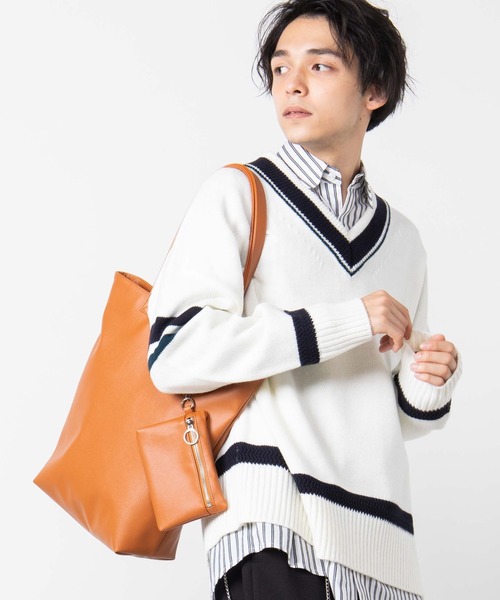 WEGO（ウィゴー）の「WEGO/リングジップポーチ付きフェイクレザートートバッグ（トートバッグ・レディース・ホワイト/ブラック/ベージュ/シルバー/その他1/その他2/キャメル/ライトパープル/グリーン系その他/ベージュ系その他/ライトピンク/ワイン/マスタード/その他3/グレー系その他/ターコイズブルー/ライム/ブルー/レッド/ブラウン/ネイビー・FREE）」の14枚目の写真