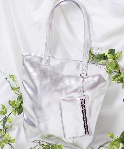 WEGO（ウィゴー）の「WEGO/リングジップポーチ付きフェイクレザートートバッグ（トートバッグ・レディース・ホワイト/ブラック/ベージュ/シルバー/その他1/その他2/キャメル/ライトパープル/グリーン系その他/ベージュ系その他/ライトピンク/ワイン/マスタード/その他3/グレー系その他/ターコイズブルー/ライム/ブルー/レッド/ブラウン/ネイビー・FREE）」の18枚目の写真