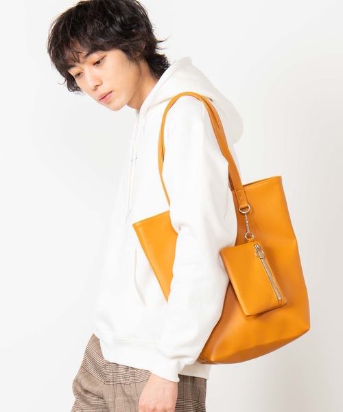 WEGO（ウィゴー）の「WEGO/リングジップポーチ付きフェイクレザートートバッグ（トートバッグ・レディース・ホワイト/ブラック/ベージュ/シルバー/その他1/その他2/キャメル/ライトパープル/グリーン系その他/ベージュ系その他/ライトピンク/ワイン/マスタード/その他3/グレー系その他/ターコイズブルー/ライム/ブルー/レッド/ブラウン/ネイビー・FREE）」の13枚目の写真