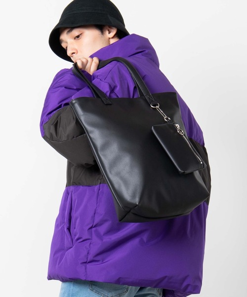 WEGO（ウィゴー）の「WEGO/リングジップポーチ付きフェイクレザートートバッグ（トートバッグ・レディース・ホワイト/ブラック/ベージュ/シルバー/その他1/その他2/キャメル/ライトパープル/グリーン系その他/ベージュ系その他/ライトピンク/ワイン/マスタード/その他3/グレー系その他/ターコイズブルー/ライム/ブルー/レッド/ブラウン/ネイビー・FREE）」の3枚目の写真