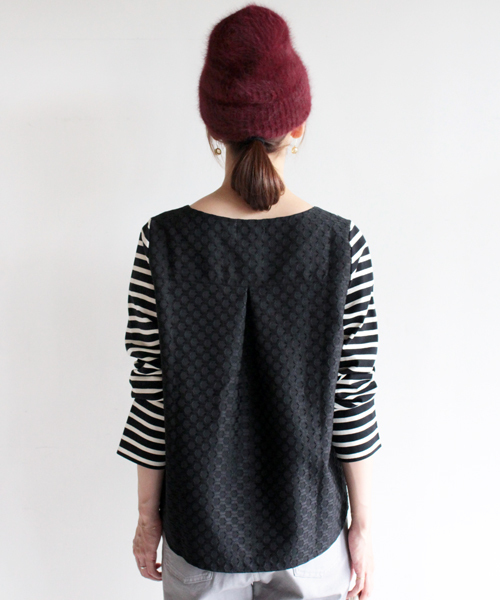 BEAUTY&YOUTH UNITED ARROWS（ビューティーアンドユースユナイテッドアローズ）の「BYBC ∵バスクボーダー×幾何学ジャカードプルオーバー◆（Tシャツ/カットソー・レディース・オフホワイト/ブラック/ホワイト・FREE）」の10枚目の写真