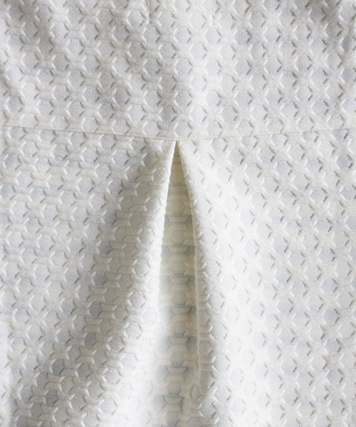 BEAUTY&YOUTH UNITED ARROWS（ビューティーアンドユースユナイテッドアローズ）の「BYBC ∵バスクボーダー×幾何学ジャカードプルオーバー◆（Tシャツ/カットソー・レディース・オフホワイト/ブラック/ホワイト・FREE）」の5枚目の写真