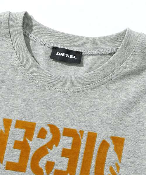 DIESEL（ディーゼル）の「DIESEL（ディーゼル）Kids & Junior ブランドロゴプリント半袖Tシャツカットソー（Tシャツ/カットソー・キッズ・ホワイト/ブラック/グレー/ブルー・4Y/6Y/8Y/10Y/12Y/14Y/16Y）」の8枚目の写真