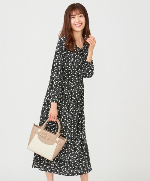 ANY SIS(エニィスィス)の「【洗える】フラワードットプリント ワンピース(ワンピース・レディース・ブラック系4/ブラウン系4・2)」の2枚目の写真
