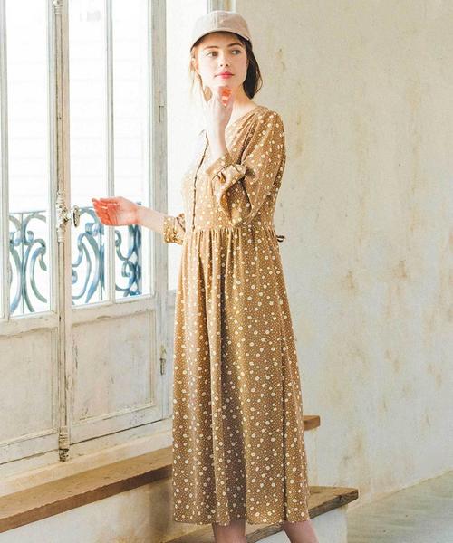 ANY SIS(エニィスィス)の「【洗える】フラワードットプリント ワンピース(ワンピース・レディース・ブラック系4/ブラウン系4・2)」の1枚目の写真