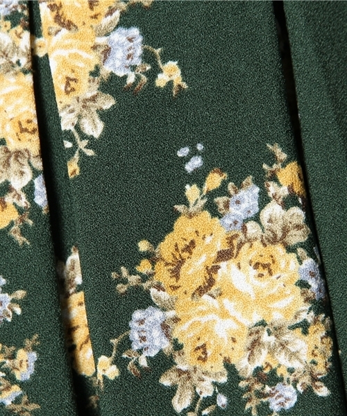 one after another NICE CLAUP（ワンアフターアナザーナイスクラップ）の「【ナイスクラップ】花柄大人ワンピース（ワンピース・レディース・ベージュ/グリーン/ネイビー・FREE）」の8枚目の写真