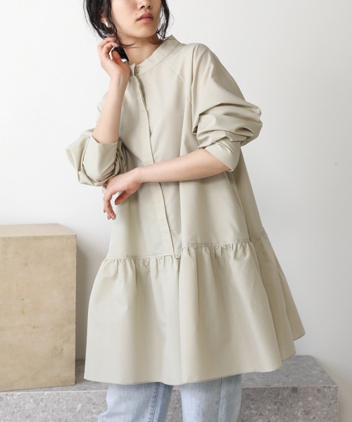 Bab(バブ)の「裾ティアードバンドカラーブラウス(シャツ/ブラウス・レディース・グリーン/オフホワイト/チャコールグレー/ベージュ・38)」の11枚目の写真