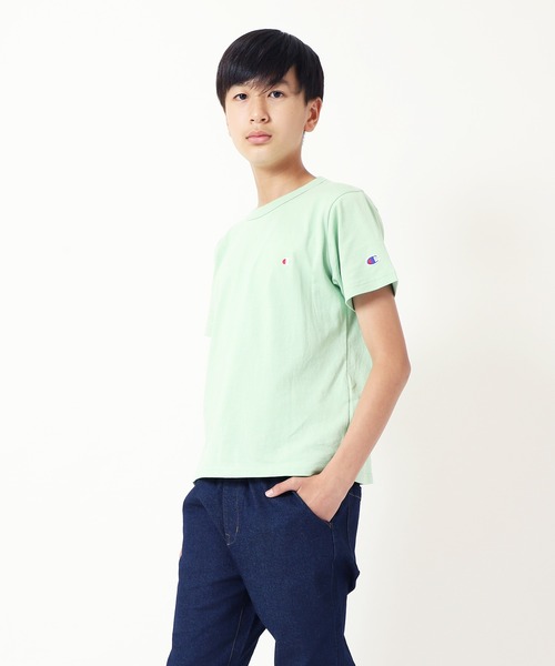 Champion（チャンピオン）の「Champion/チャンピオン　キッズ　ロゴ刺繍ワンポイント半袖Tシャツ（Tシャツ/カットソー・キッズ・オフホワイト/グレー系その他/ネイビー/ライトグリーン/オレンジ/ブラック/ベージュ/パープル/ターコイズブルー/イエロー/ライトパープル/サックスブルー/ラベンダー・100cm/110cm/140cm/150cm/160cm/120cm/170cm/130cm）」の5枚目の写真