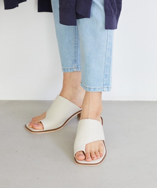 Rewde(ルゥデ)の「ブロックヒールトングミュール(1R18-SA1101)(サンダル・レディース・ブラック/ホワイト/ブラウン・L/S/M)」の11枚目の写真