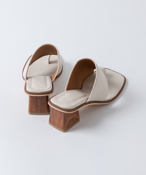 Rewde(ルゥデ)の「ブロックヒールトングミュール(1R18-SA1101)(サンダル・レディース・ブラック/ホワイト/ブラウン・L/S/M)」の12枚目の写真