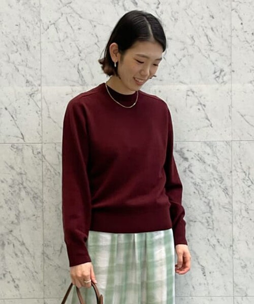 TOMORROWLAND （トゥモローランド）の「プレーンウール クルーネックプルオーバー（ニット/セーター・レディース・ライトグレー/ネイビー/レッド/ブルー/ボルドー/ライトベージュ/レッド系その他2・S/M）」の10枚目の写真