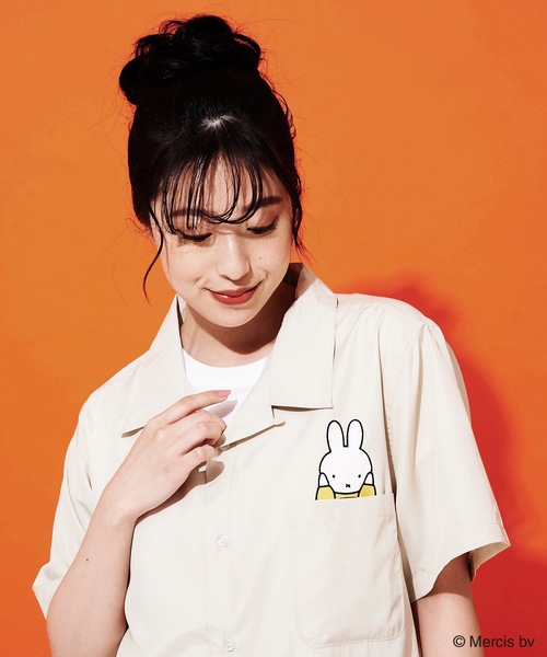 Miffy( ミッフィー)の「【MIFFY/ミッフィー】バックプリントオープンカラー(開襟)シャツ(シャツ/ブラウス・メンズ・ホワイト/ブルー/ベージュ系その他/ライトベージュ・SMALL/MEDIUM/LARGE/X-LARGE)」の11枚目の写真