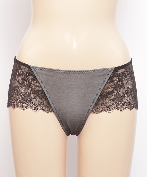 Chut！ INTIMATES（シュットインティメイツ）の「サイドシェイプブラ ハイライズショーツ (C355)（ショーツ・レディース・ブラック/パープル/ライトベージュ・M/L）」の10枚目の写真