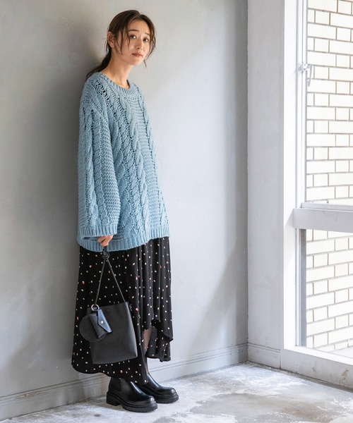 LEPSIM（レプシィム）の「【辻直子さんコラボ】ボリュームケーブルニット　229732（ニット/セーター・レディース・ライトイエロー/ピンク/ブルー・FREE）」の10枚目の写真